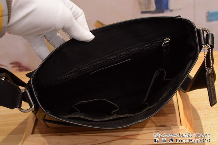 COACH蔻馳 頭層純牛皮 單肩斜挎男包 70555  Chz1557